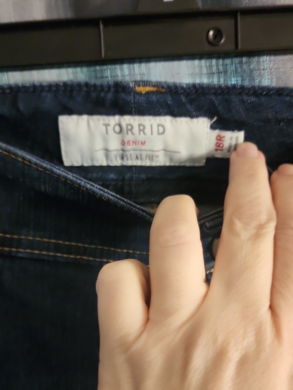 Nwt Torrid Dark Blue Flare Jeans - Picture 2 of 5